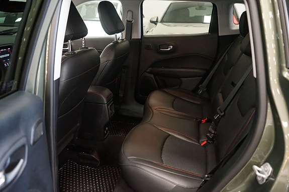 Jeep Compass 16 of 29