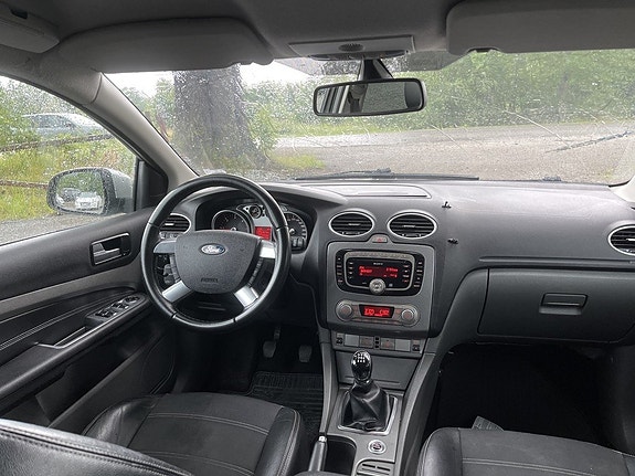 Ford Focus 9 of 23
