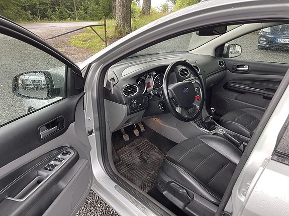 Ford Focus 10 of 23