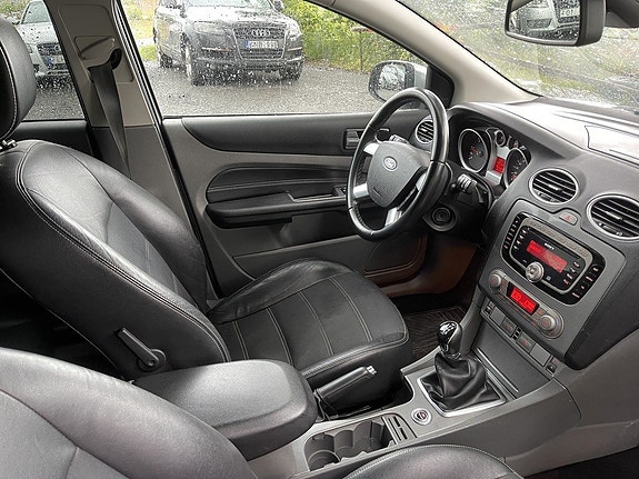 Ford Focus 14 of 23