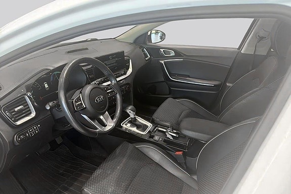 Kia XCeed 8 of 17