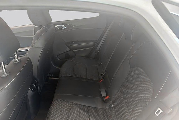 Kia XCeed 9 of 17