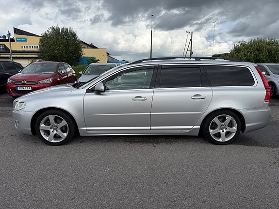 Volvo V70 2 of 20
