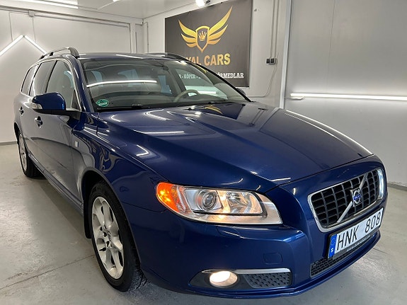Volvo V70 2 of 20