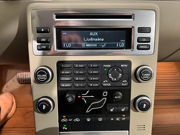 Volvo V70 11 of 20