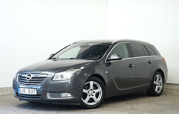 Opel Insignia 2 of 5