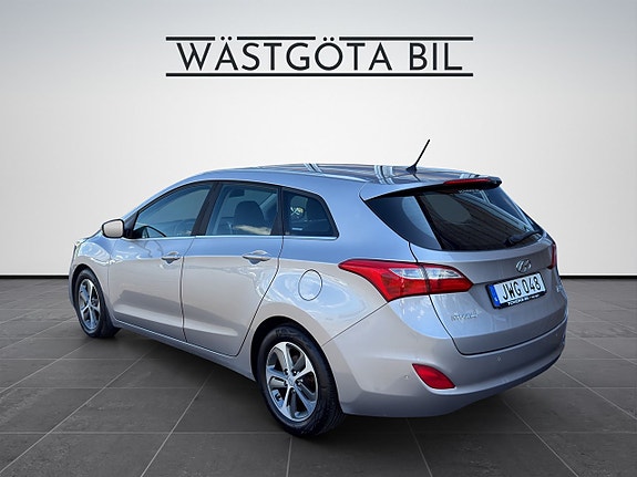 Hyundai i30 4 of 5