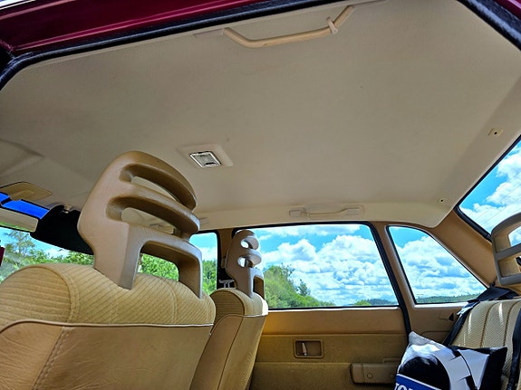 Volvo 244 12 of 30