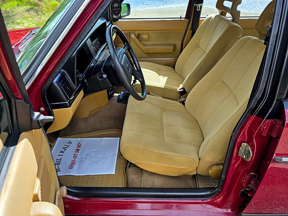 Volvo 244 2 of 5