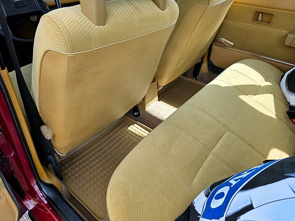 Volvo 244 7 of 30
