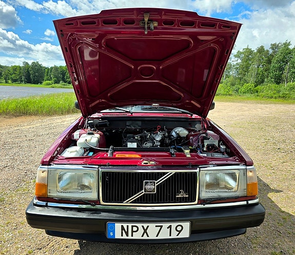 Volvo 244 16 of 30