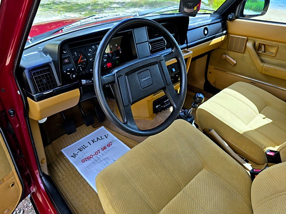 Volvo 244 3 of 5