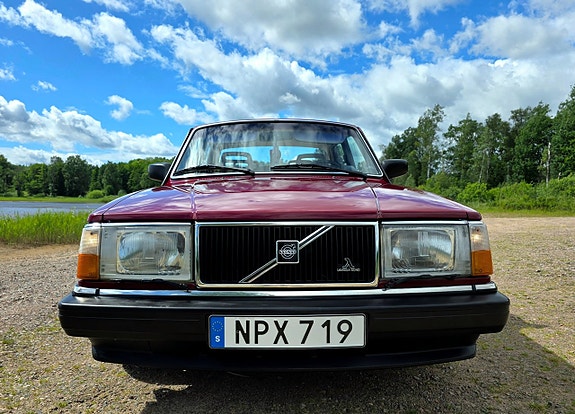 Volvo 244 23 of 30