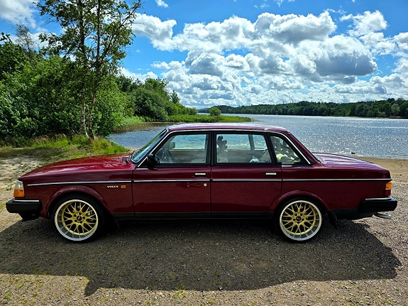 Volvo 244 29 of 30