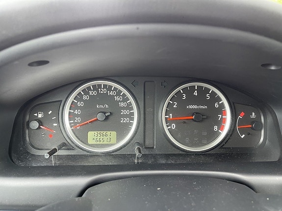Nissan Almera 18 of 19