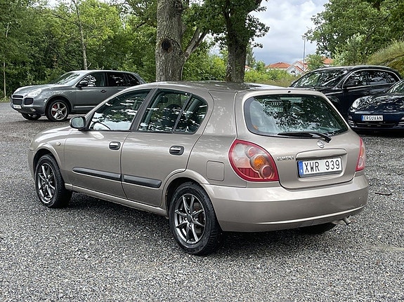 Nissan Almera 4 of 5