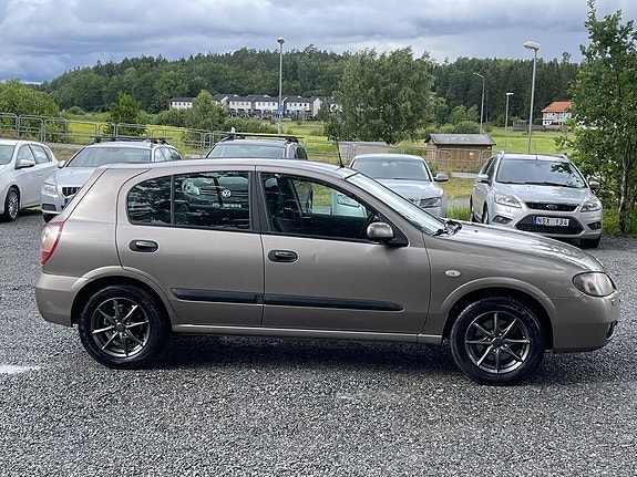 Nissan Almera 6 of 19