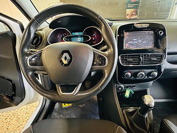 Renault Clio 10 of 19