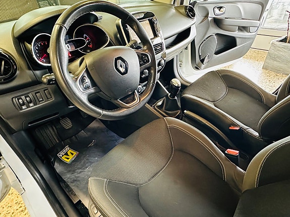Renault Clio 9 of 19