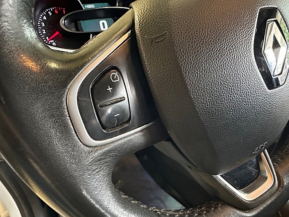 Renault Clio 16 of 19