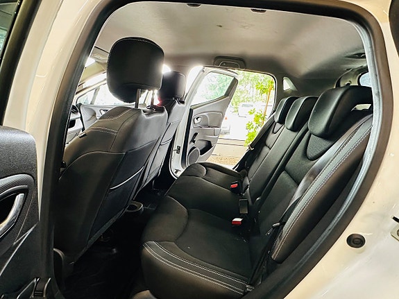 Renault Clio 13 of 19