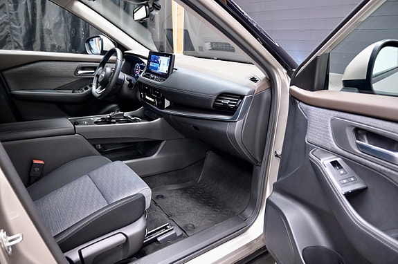 Nissan X-Trail 11 of 23