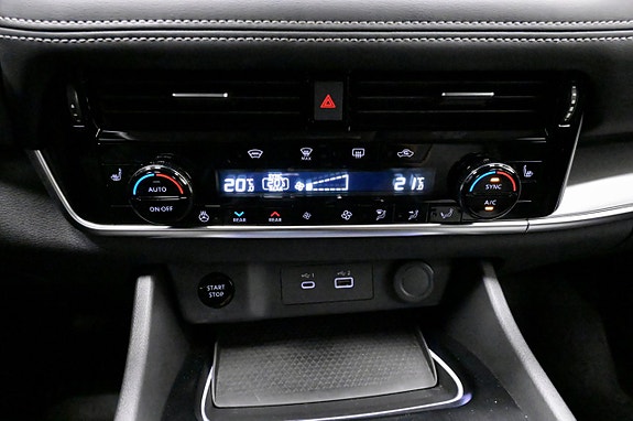 Nissan X-Trail 19 of 23