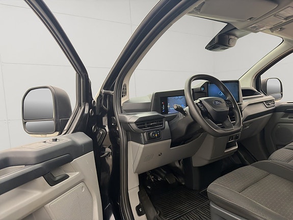 Ford Transit Custom 16 of 30