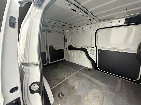 Volkswagen Caddy Maxi 15 of 30