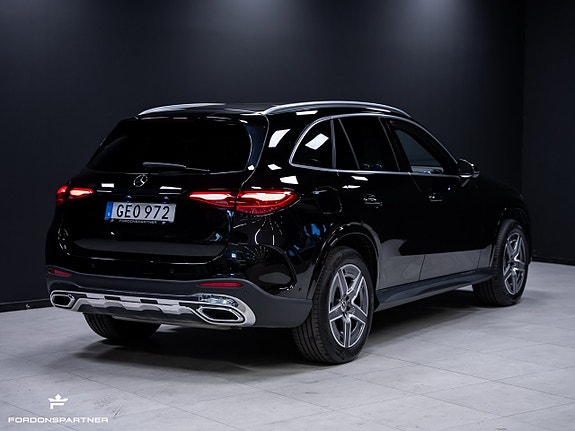 Mercedes-Benz GLC300 e 8 of 30