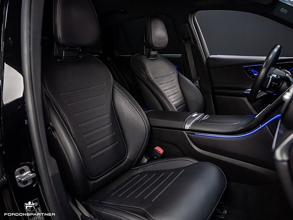 Mercedes-Benz GLC300 e 26 of 30