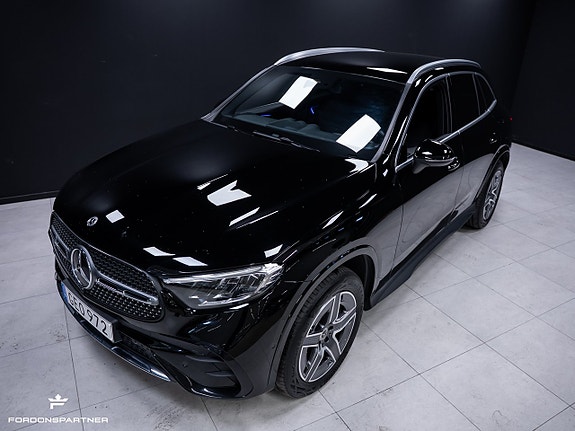 Mercedes-Benz GLC300 e 6 of 30