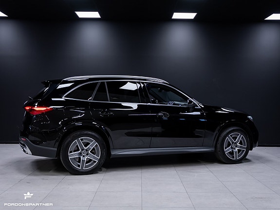 Mercedes-Benz GLC300 e 9 of 30