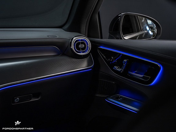 Mercedes-Benz GLC300 e 25 of 30