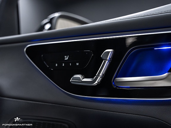 Mercedes-Benz GLC300 e 30 of 30