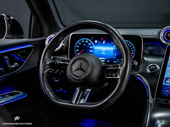 Mercedes-Benz GLC300 e 15 of 30