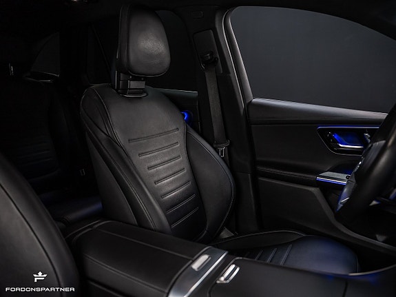 Mercedes-Benz GLC300 e 27 of 30