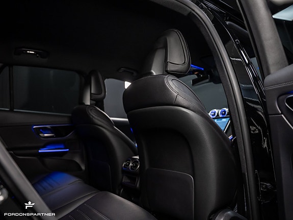 Mercedes-Benz GLC300 e 29 of 30