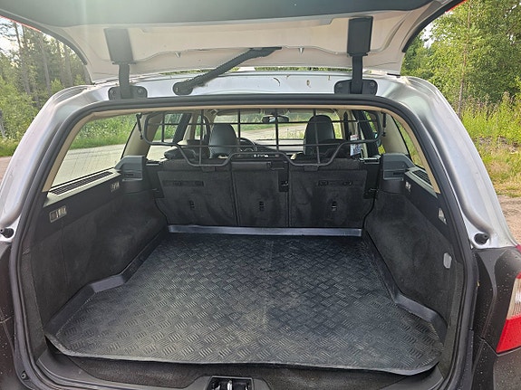 Volvo XC70 3 of 5