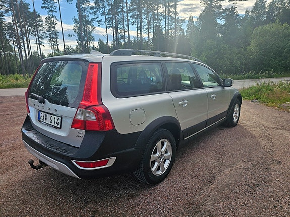 Volvo XC70 4 of 5