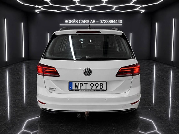 Volkswagen Golf Sportsvan 3 of 5