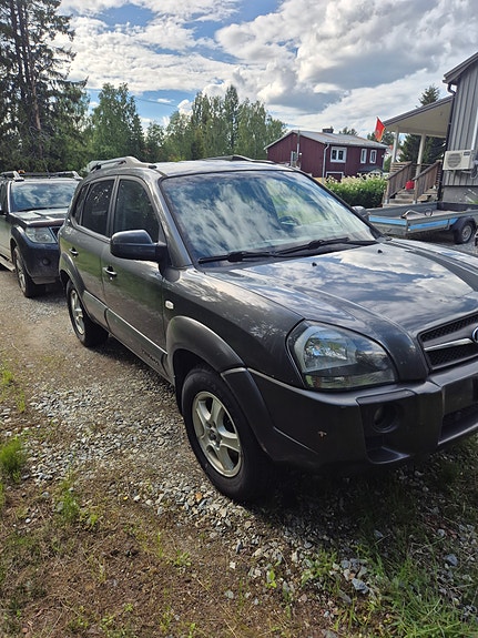 Hyundai Tucson 3 of 5