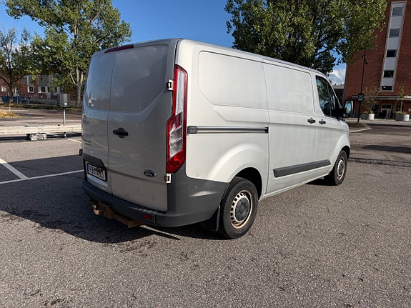 Ford Transit Custom 7 of 14