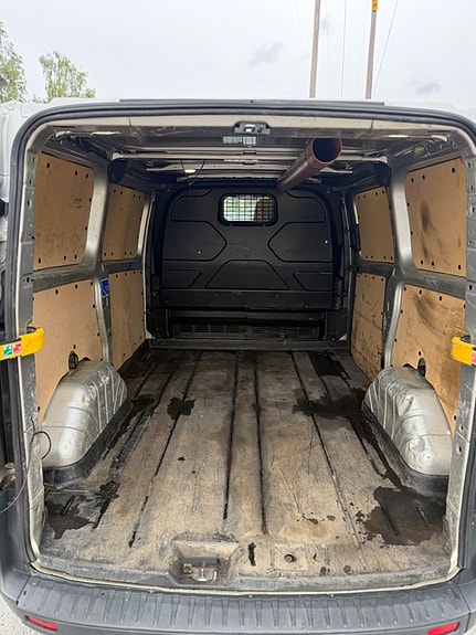 Ford Transit Custom 7 of 11