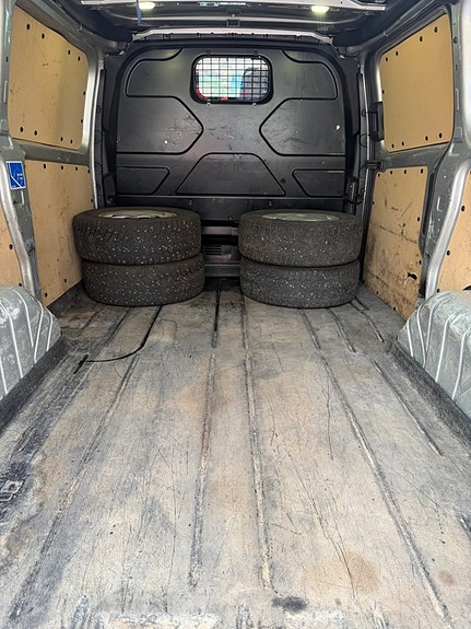 Ford Transit Custom 13 of 14