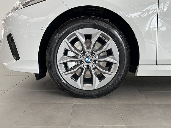 BMW 120 4 of 14