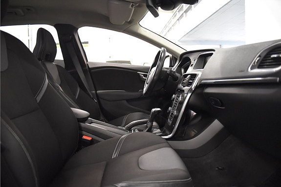 Volvo V40 12 of 21