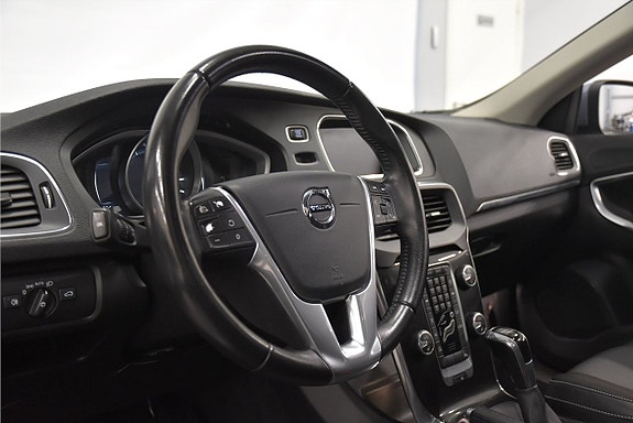 Volvo V40 9 of 21