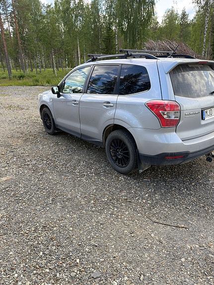 Subaru Forester 2 of 4