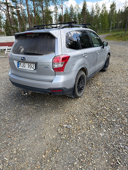 Subaru Forester 3 of 4